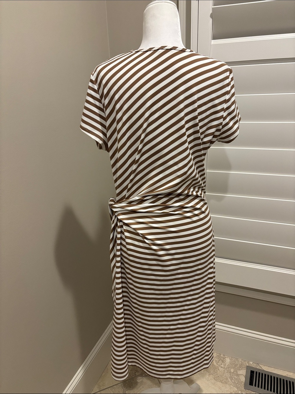 J McLaughlin Brown and White Striped Side-Tie Midi Dress - Picture 2 of 5